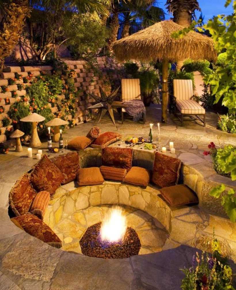  This sunken fire pit creates such a cozy backyard space for entertaining. Via Best of DIY Ideas