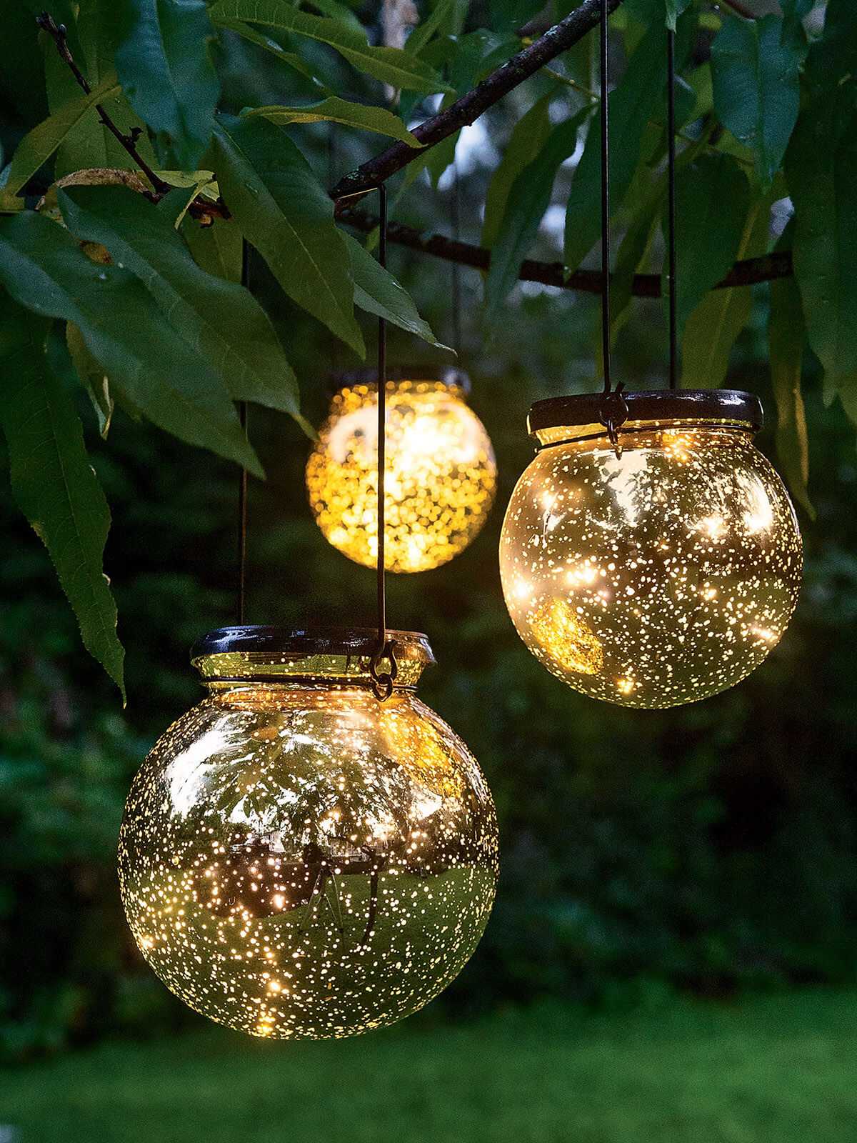 Check out these fantastic lighting ideas for backyards, front yards and gardens.