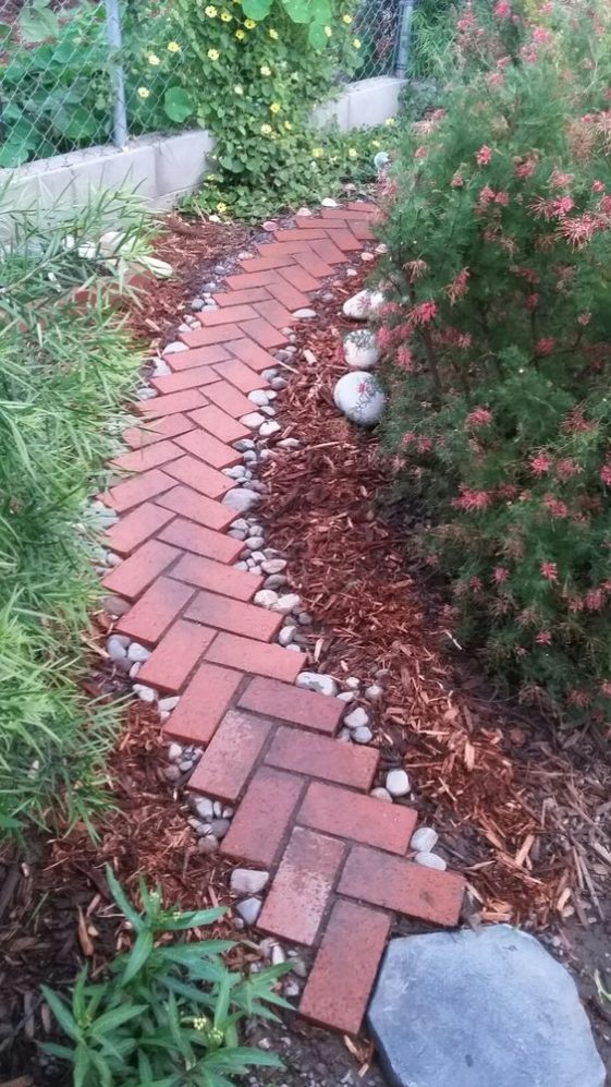 40 Simply Amazing Walkway Ideas For Your Yard - Page 5 - Gardenholic